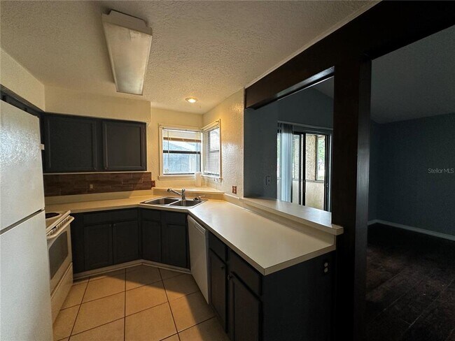 Building Photo - 2942 Antique Oaks Cir