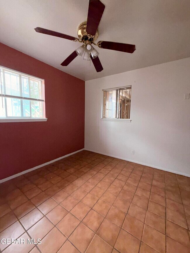 Building Photo - 5313 Tropicana Ave
