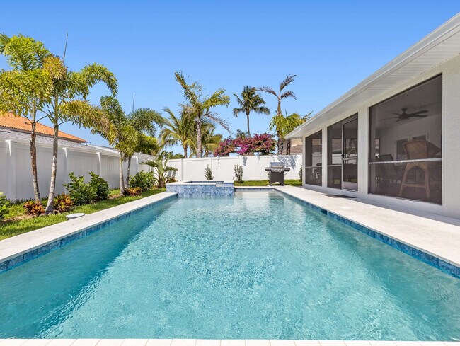 Building Photo - 510 106th Ave N