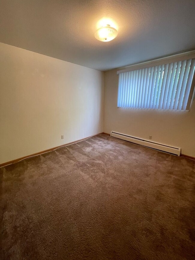 Building Photo - 2527 N Garfield Ave