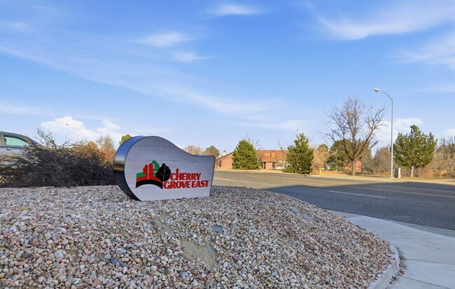 Building Photo - 2 Bed 2 Bath Condo With Balcony!