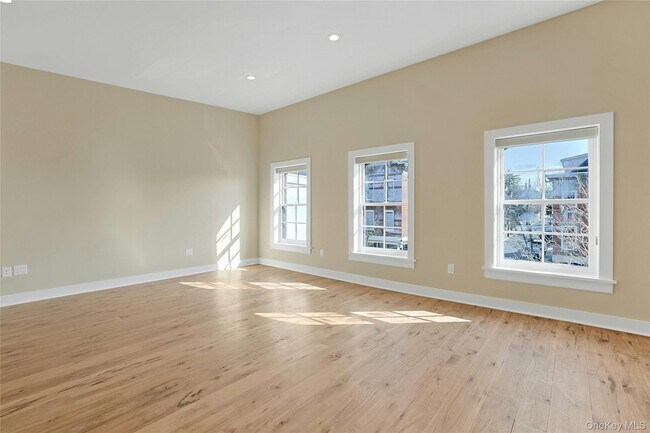 Building Photo - 19 Main St