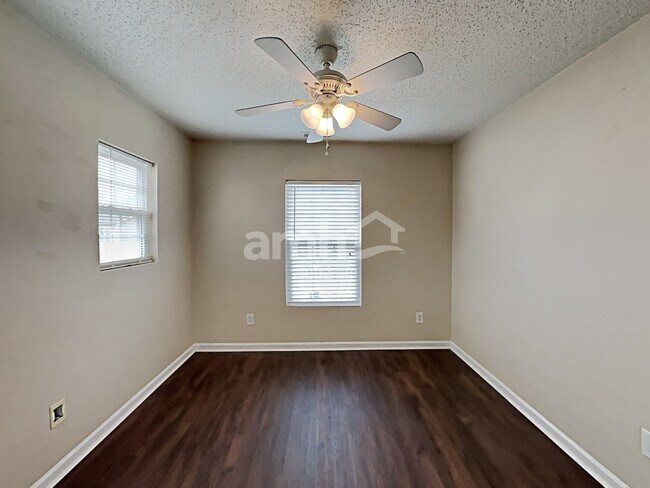 Building Photo - 10707 Parnie Ct