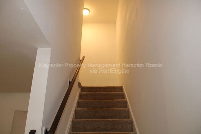 Building Photo - 5776 W Hastings Arch