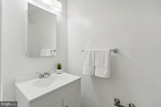 Building Photo - 5543 Hecate Ct