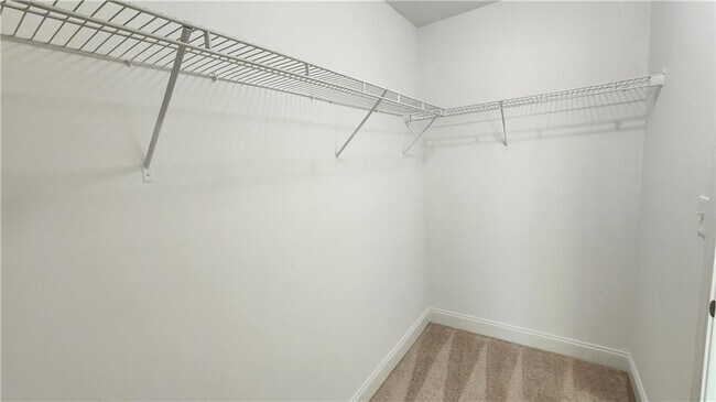 Building Photo - 3249 Brockenhurst Dr