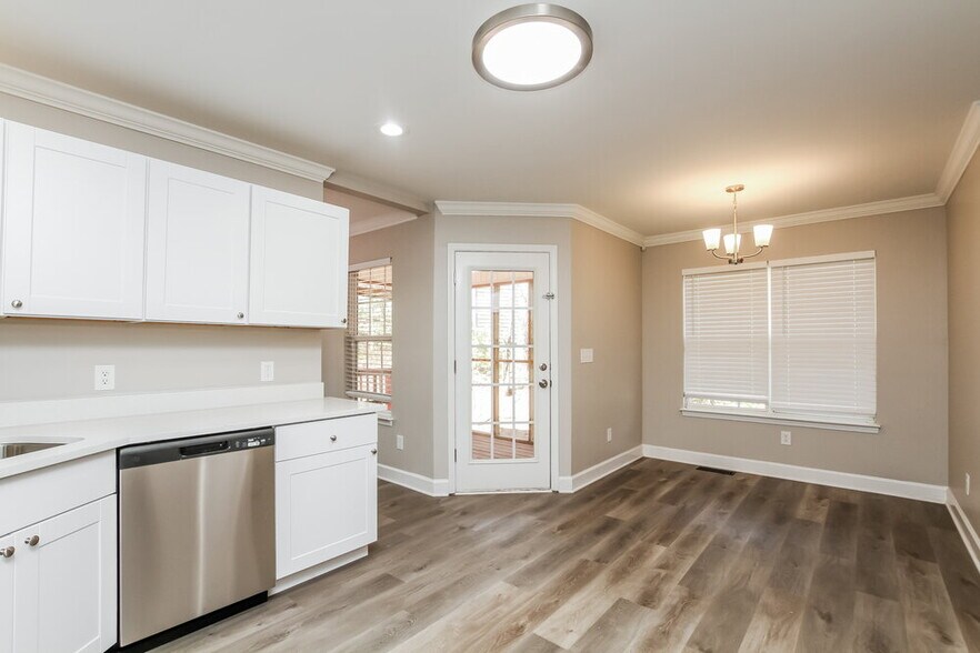 Building Photo - 5118 Chestnut Knoll Ln