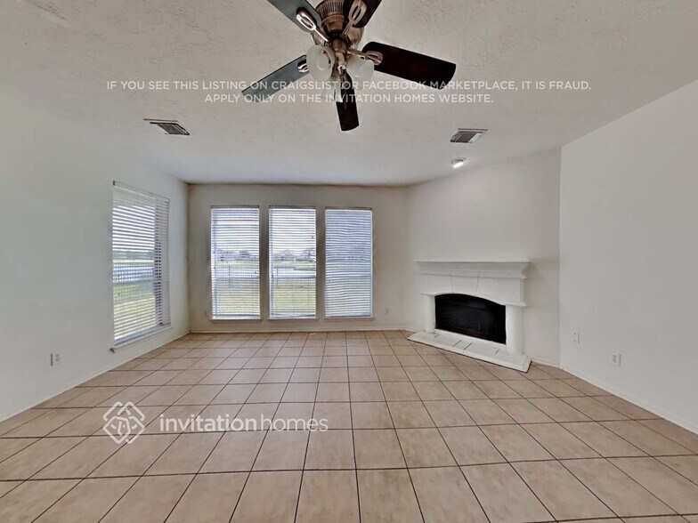 Building Photo - 18 Mira Loma Dr