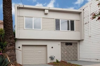 Building Photo - Beautiful rehabbed Mid-Century single family home