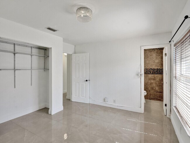 Building Photo - 1257 NW 91st Ave