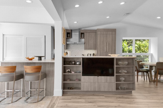 Building Photo - 2291 Las Casitas Dr