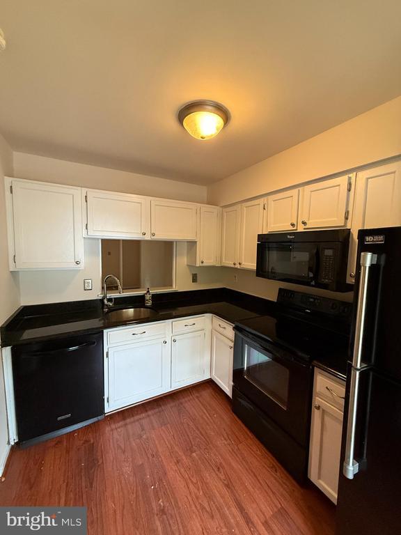 Building Photo - 15066 Maple Glen Ct