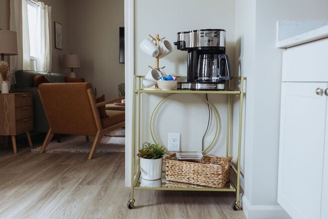 Building Photo - 308 Lamont St