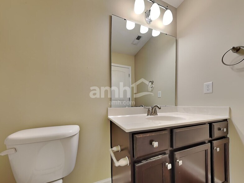 Building Photo - 524 McCarthy Dr