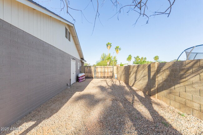 Building Photo - 14034 N 60th St