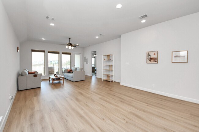 Building Photo - 2550 Forbidden Fig Row