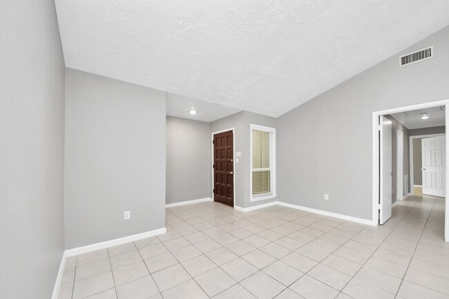 Building Photo - 10707 Shannon Hills Dr