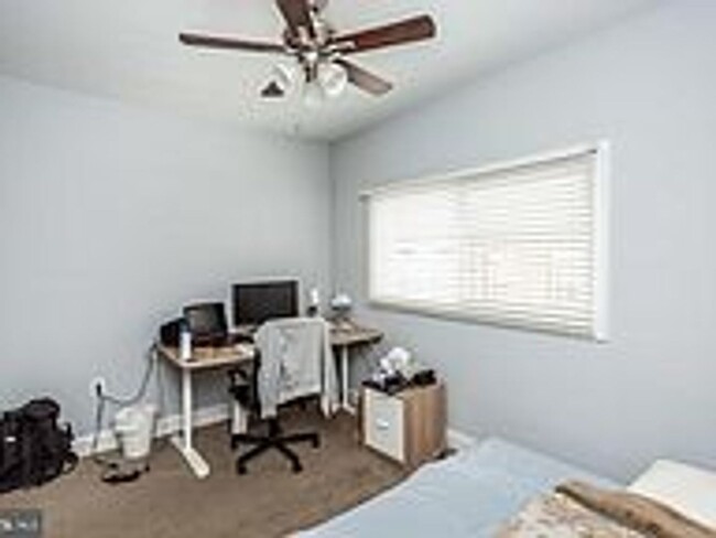 Building Photo - Gorgeously Renovated Upper Fells Point 2bd...