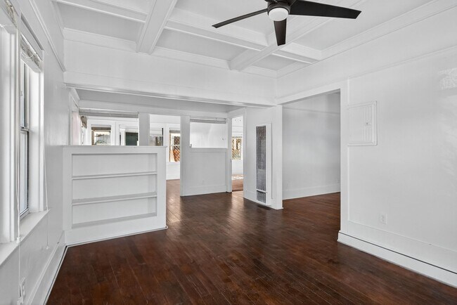 Building Photo - 521 Olive Ave