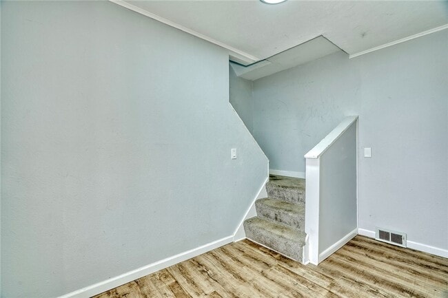 Building Photo - 1070 Gravel Rd