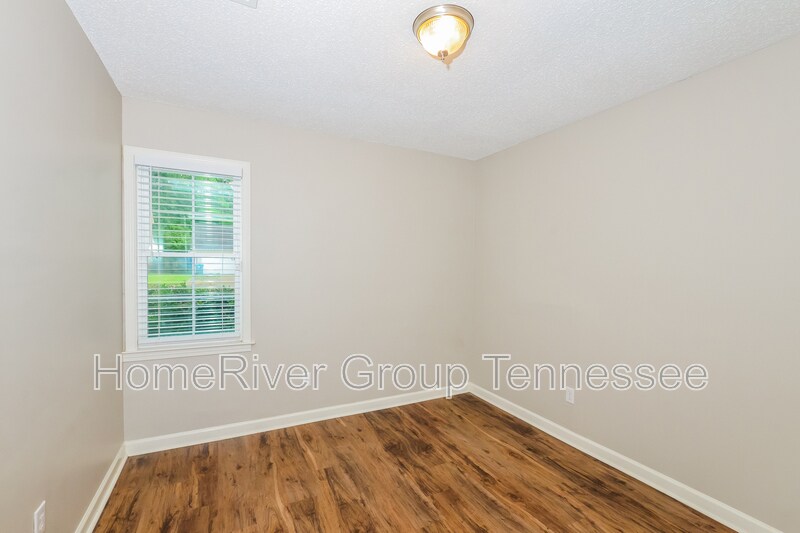 Building Photo - 6370 Kinston Park Dr