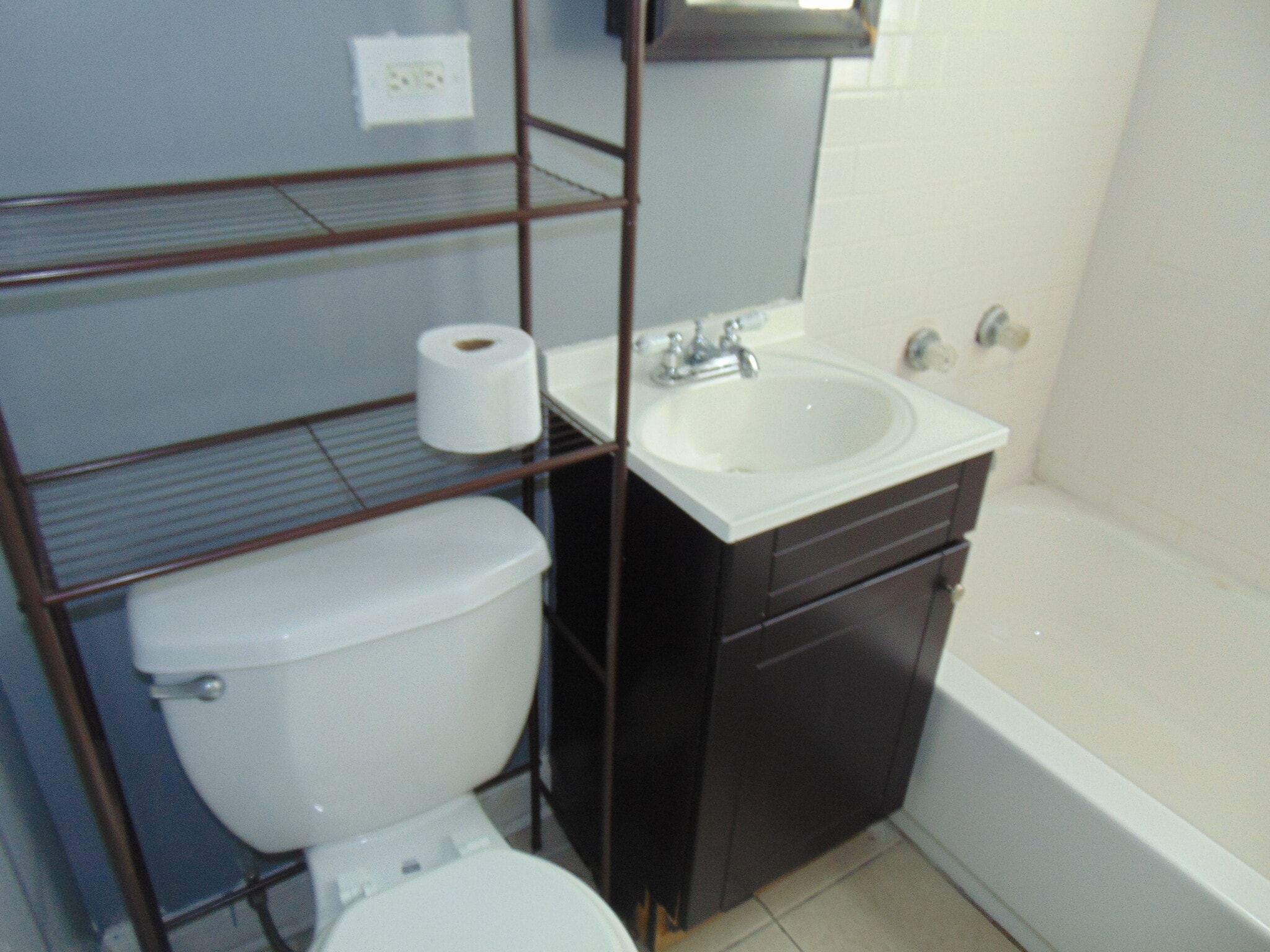 Building Photo - 8353 S Brandon Ave