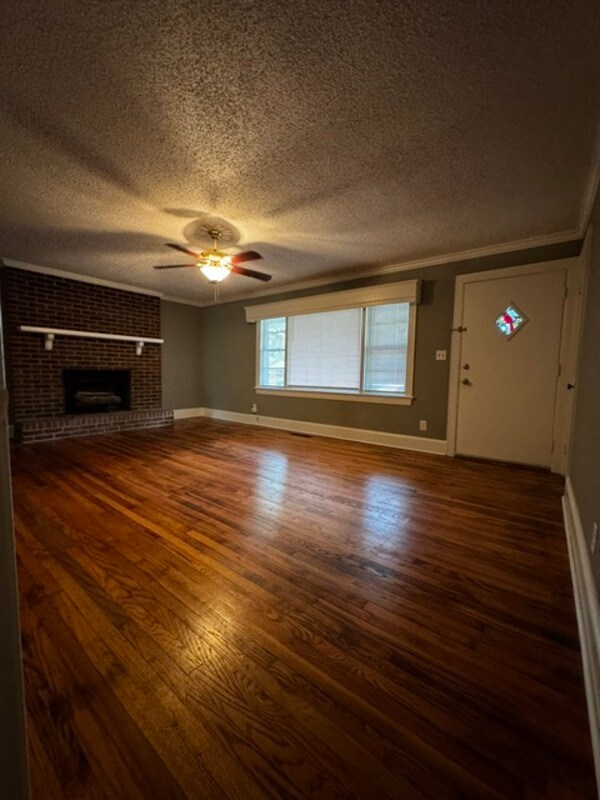 Building Photo - 2414 Slay Dr