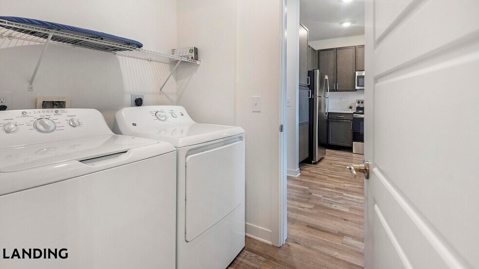 Building Photo - 4670 Merchants Park Cir