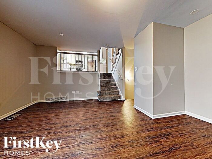 Building Photo - 707 Rose Ln