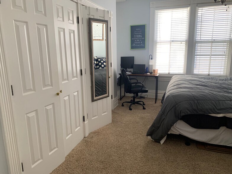 Building Photo - 3418 Walworth Ave