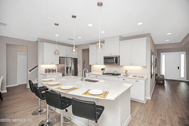 Building Photo - 179 Horsetail Ct