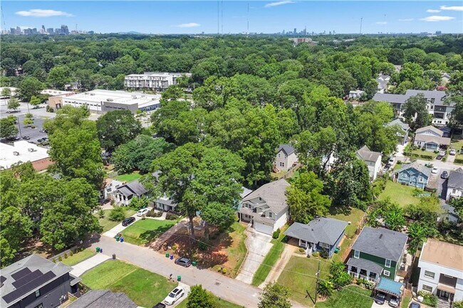 Building Photo - 1578 Lincoln Ave SE