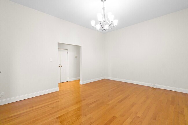 Building Photo - 580-582-582 Gregory Ave