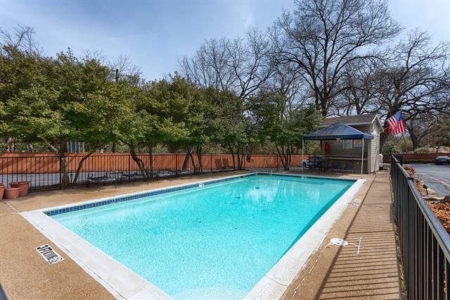 Building Photo - 7450 Holly Hill Dr