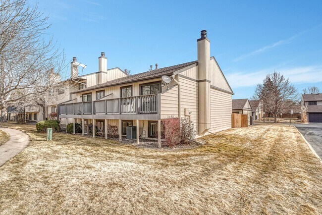 Building Photo - Bright & Updated 3-Bedroom Townhome in Desirable Cherry Creek School District