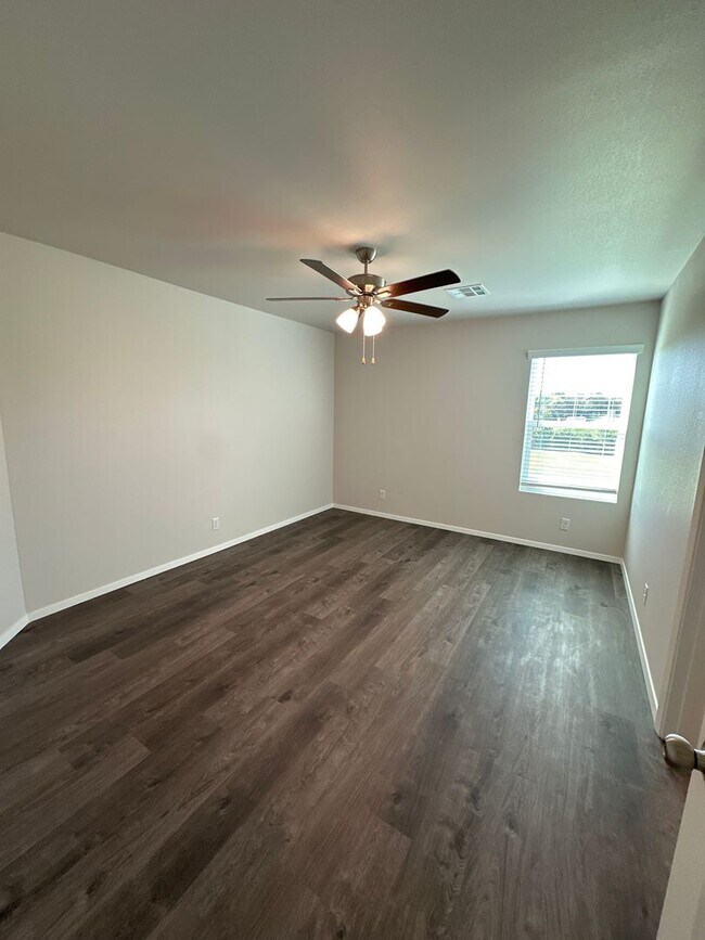 Building Photo - Pre-Leasing Now! Don't Miss This Charming 3-Bedroom, 2-Bath Home in Claremore