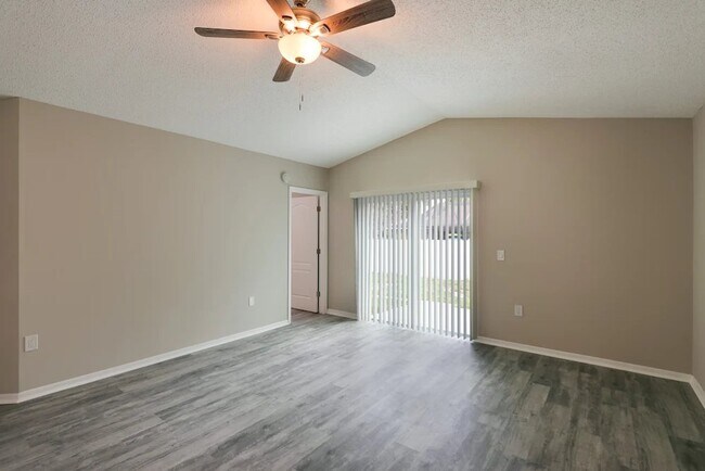 Building Photo - 1056 Malletwood Dr