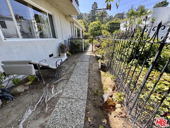 Building Photo - 7756 Torreyson Dr