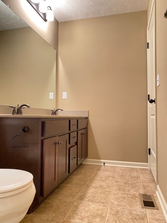 Building Photo - Move in Special. Beautiful & Nearly new SW Chalco area 4 bed Two Story.