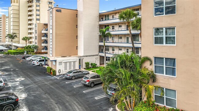 Building Photo - 401 N Riverside Dr