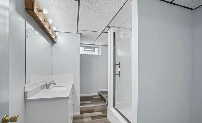 Building Photo - Updated Hillview Home! 3BR/2BA with Basement!