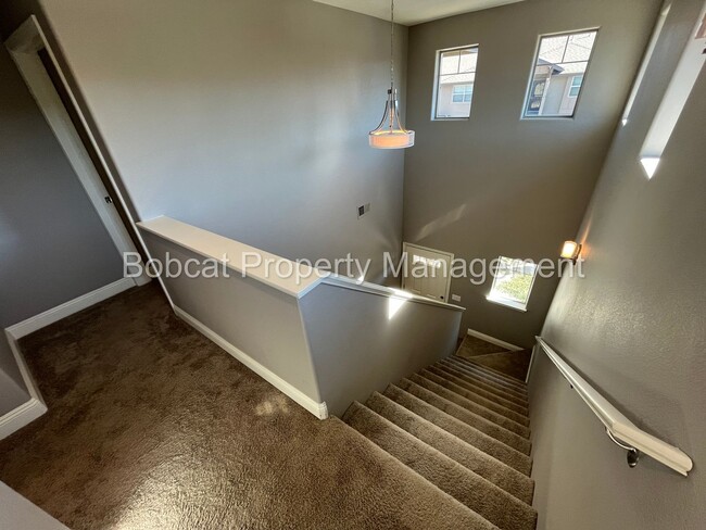 Building Photo - 3 Bedroom 2.5 Bathroom Townhouse in Carson...