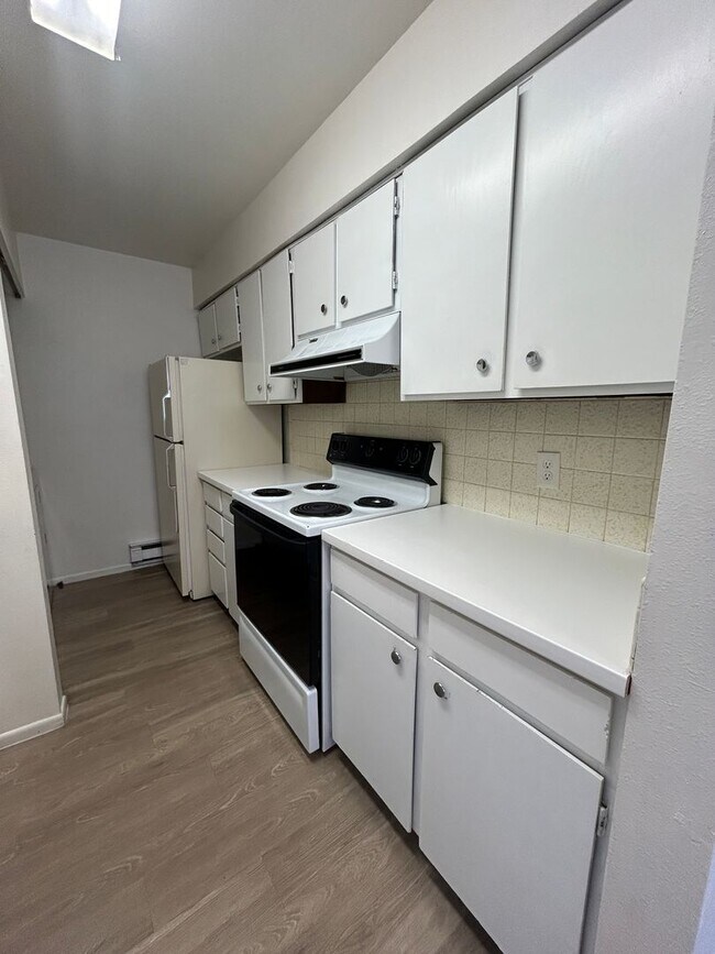 Building Photo - Two Bedroom Condo With One Car Garage Available For Rent In Longmont