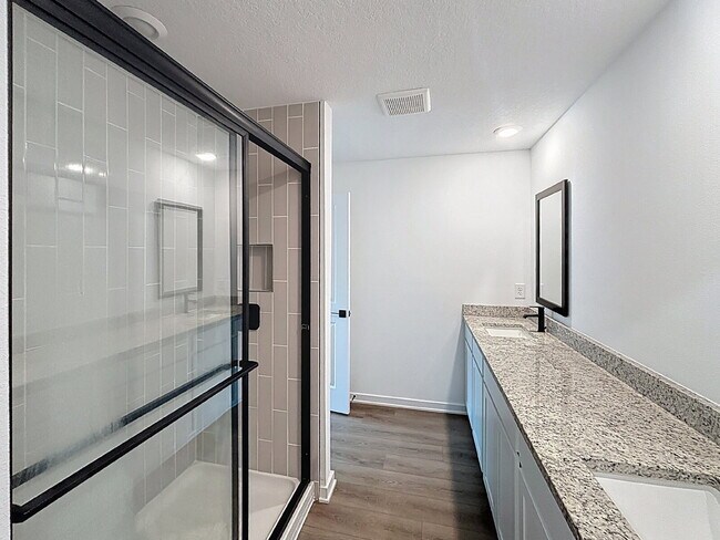 Building Photo - 1270 Ahoy Ave