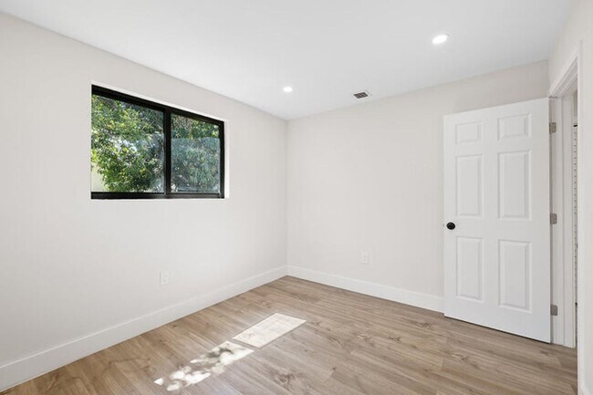 Building Photo - 1522 NW 41st St
