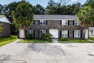 Building Photo - 126 Langley Dr