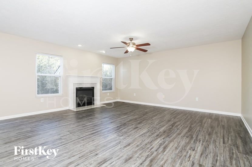 Building Photo - 5986 Driftwood Ct