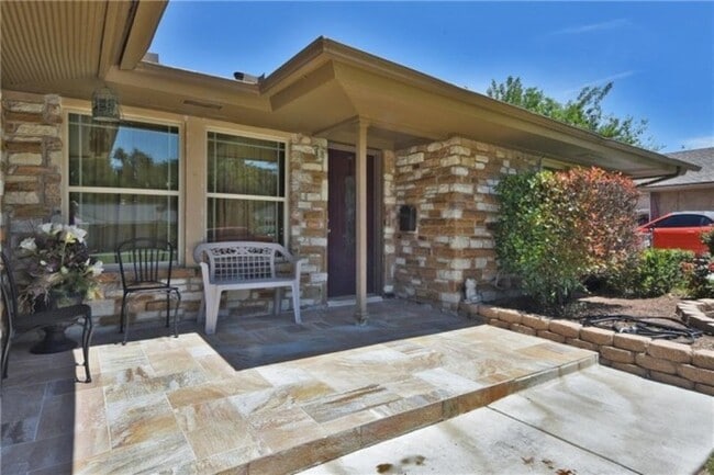 Building Photo - 1737 Westchester Drive