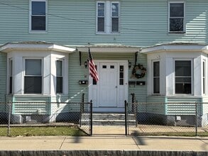 Building Photo - 16 Hudson St