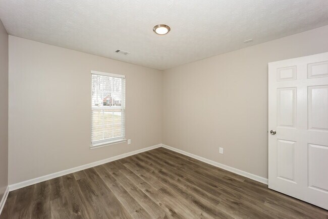 Building Photo - 235 Sandstone Dr